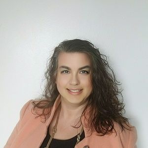 Meet your Posher, Ana